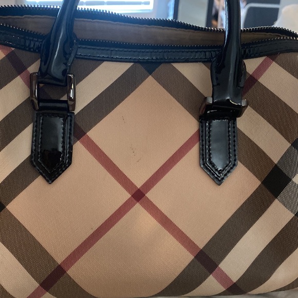 Burberry Beige/Black Nova Check PVC and Patent Leather Chester Bag - Picture 14 of 16